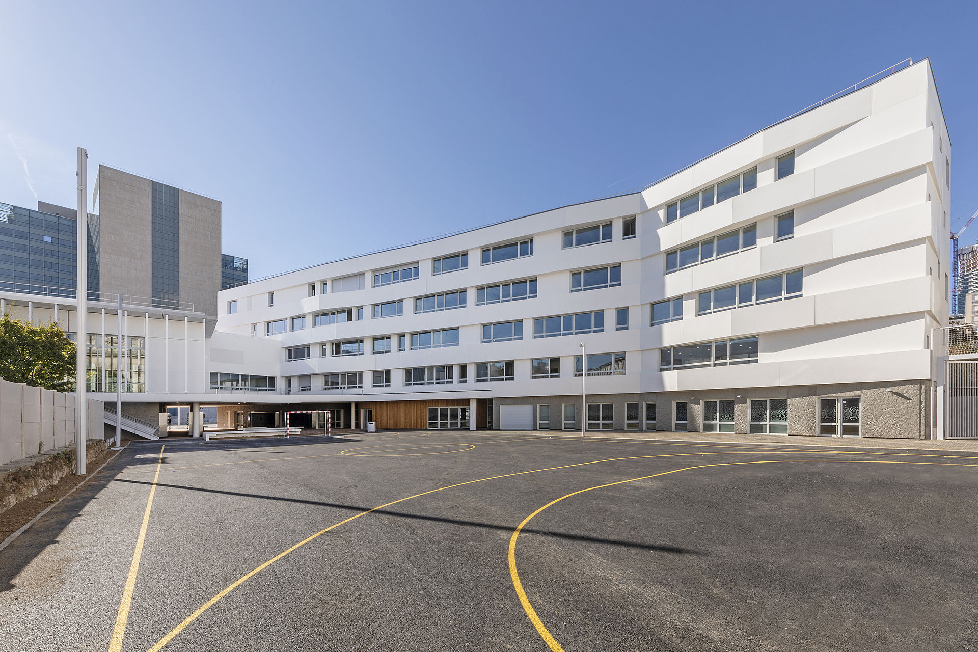 Lycée Lucie Aubrac à Courbevoie - IDF Construction Durable