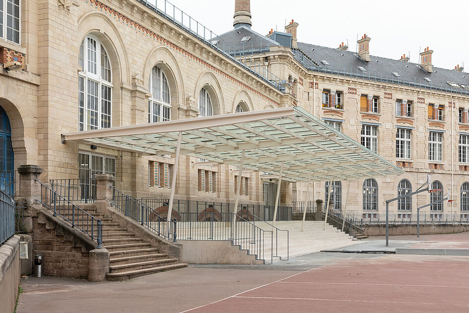 Lycée Voltaire : rénovation de la demi-pension et de la cour - IDF ...